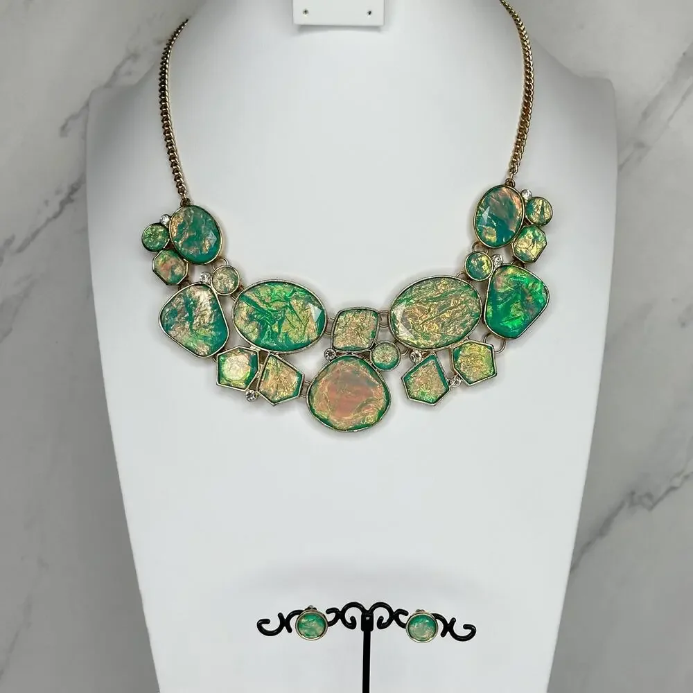 Claire's Irridescent Green and Gold Tone Bib Necklace with Matching Earrings